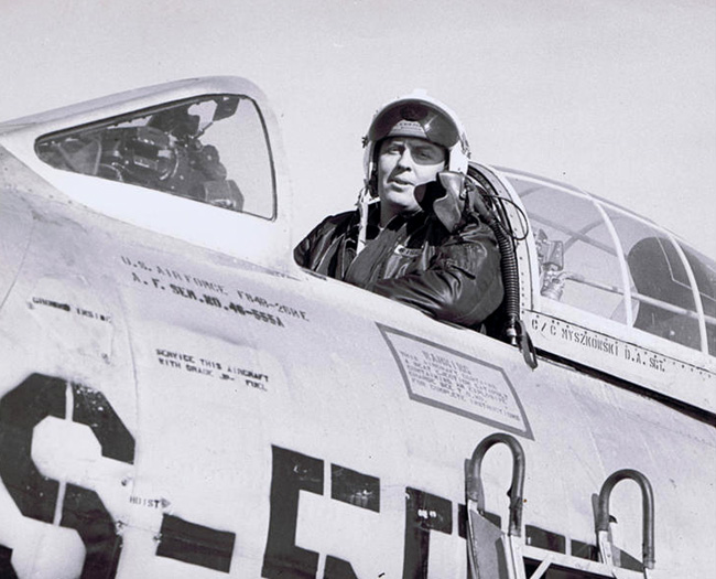 1940-1970s pilot photos | Heritage Flightgear Displays